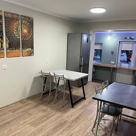 Hostel Nomad Almaty Ngoại thất bức ảnh