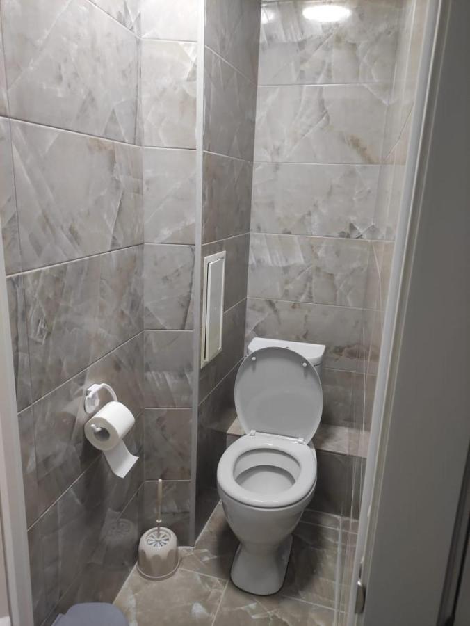 Hostel Nomad Almaty Ngoại thất bức ảnh