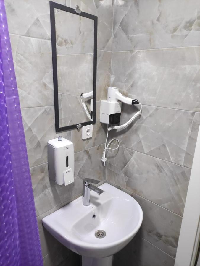 Hostel Nomad Almaty Ngoại thất bức ảnh