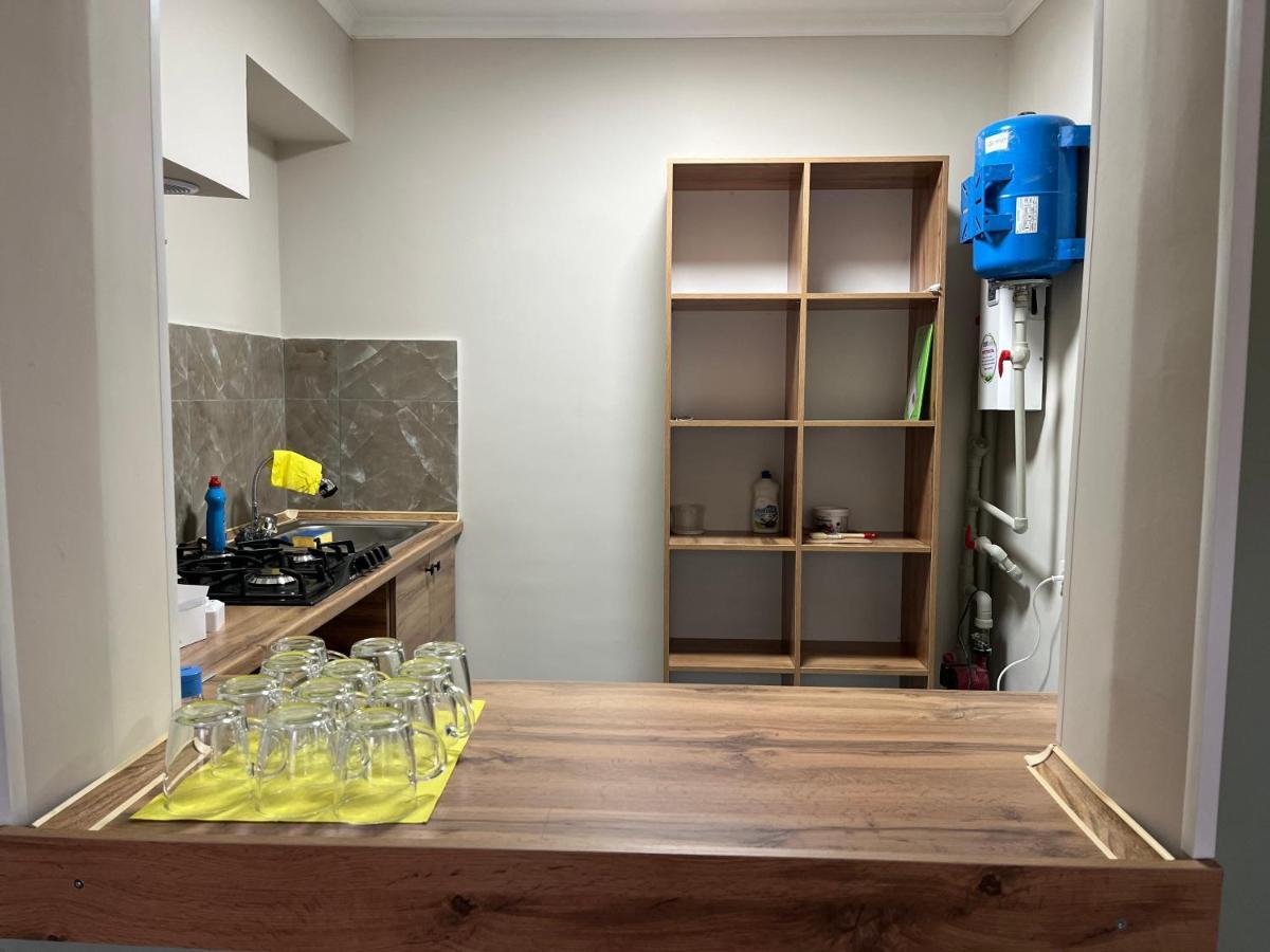 Hostel Nomad Almaty Ngoại thất bức ảnh