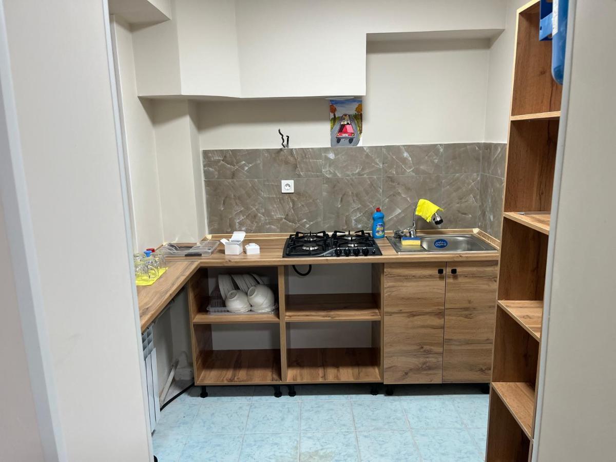 Hostel Nomad Almaty Ngoại thất bức ảnh
