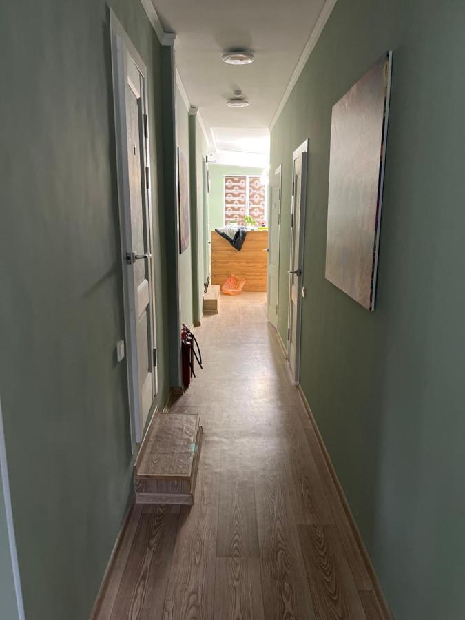 Hostel Nomad Almaty Ngoại thất bức ảnh