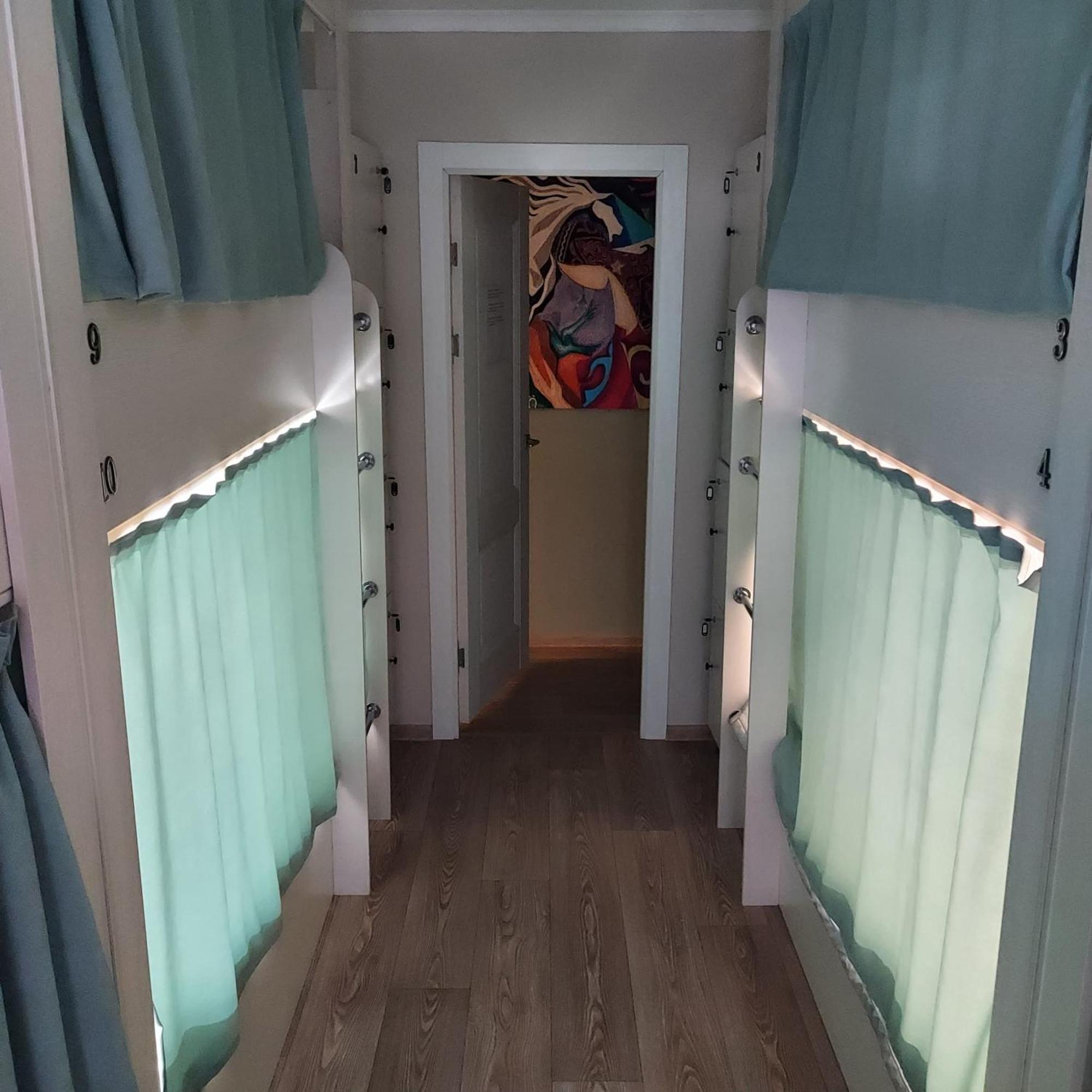 Hostel Nomad Almaty Ngoại thất bức ảnh