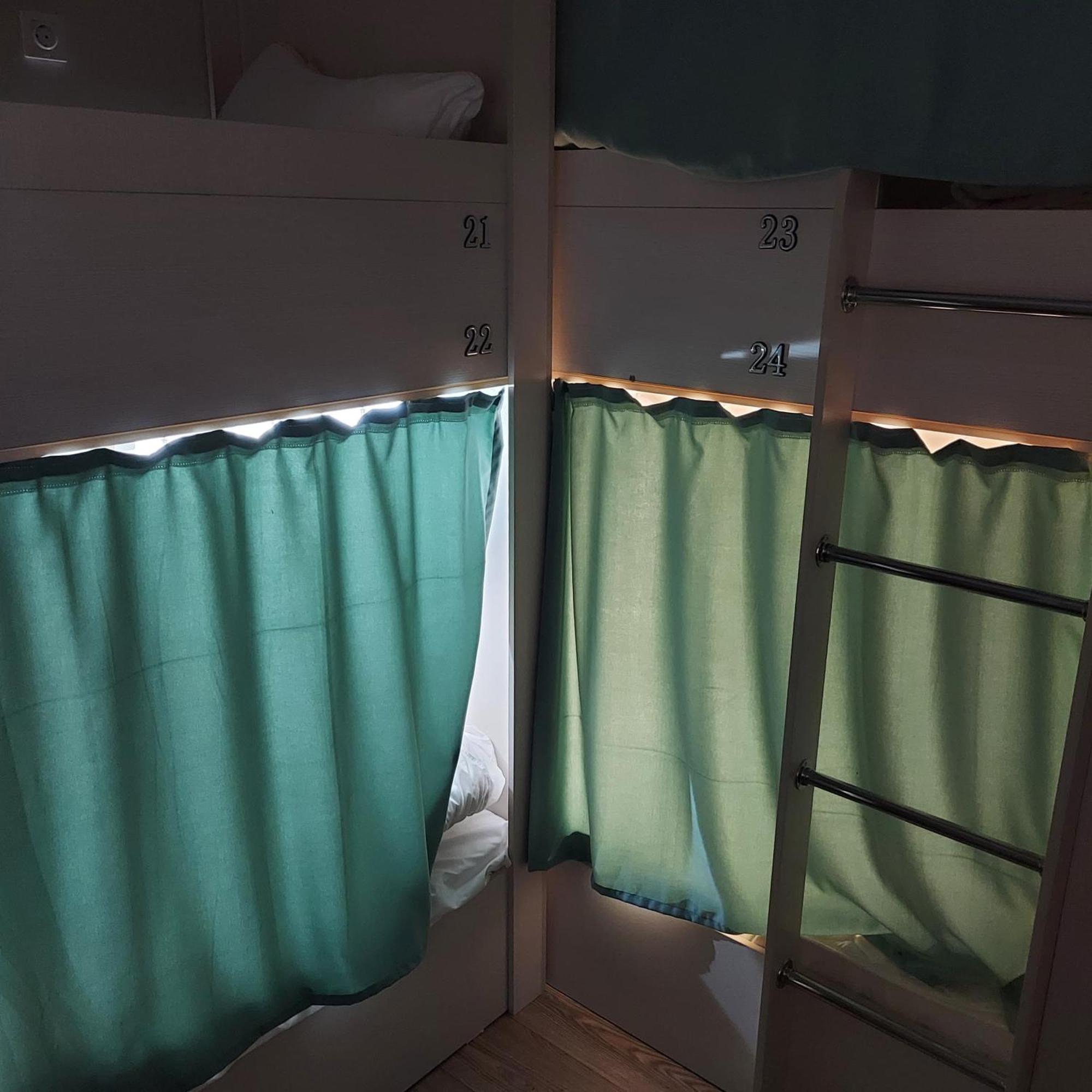 Hostel Nomad Almaty Ngoại thất bức ảnh