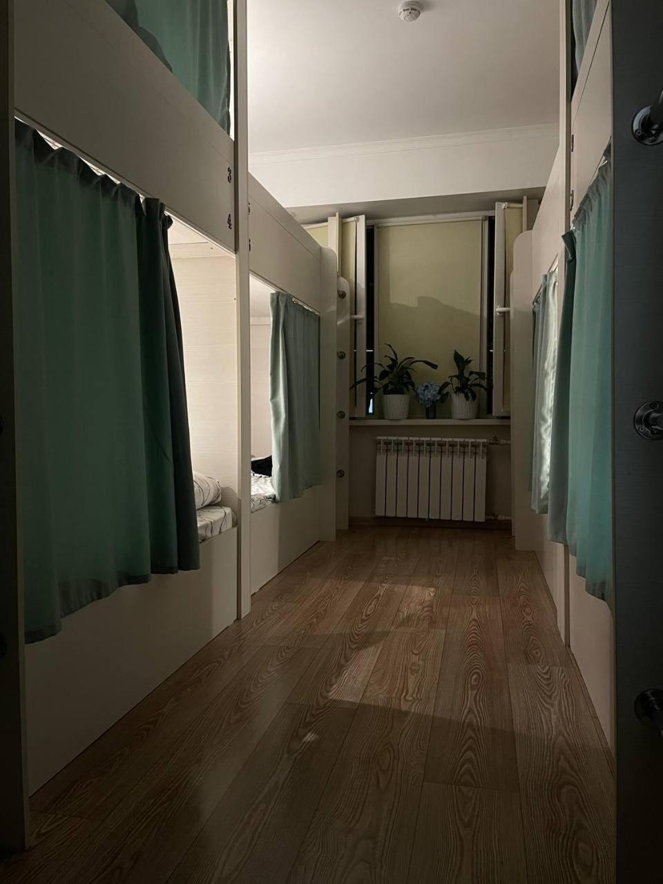 Hostel Nomad Almaty Ngoại thất bức ảnh