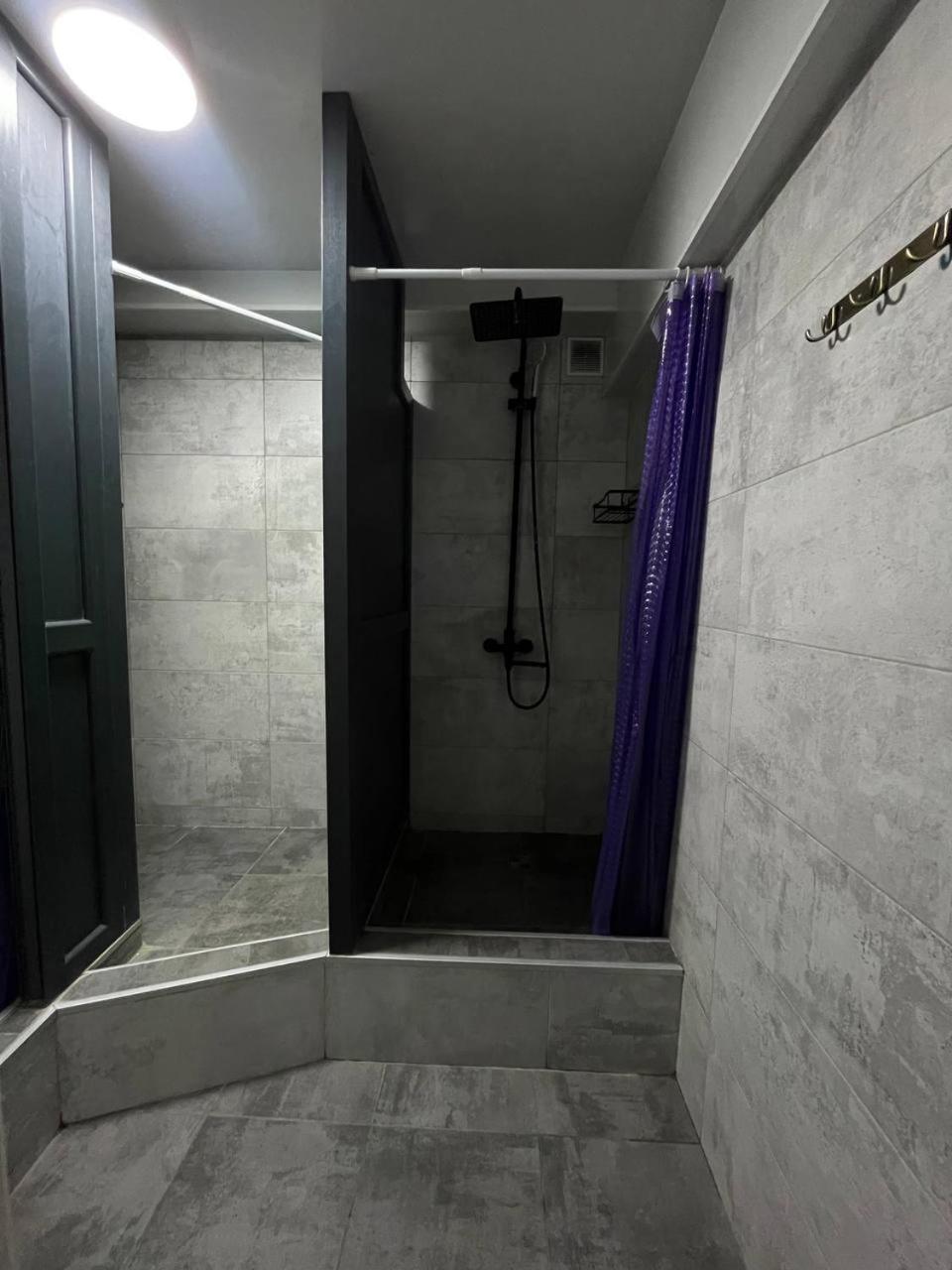 Hostel Nomad Almaty Ngoại thất bức ảnh