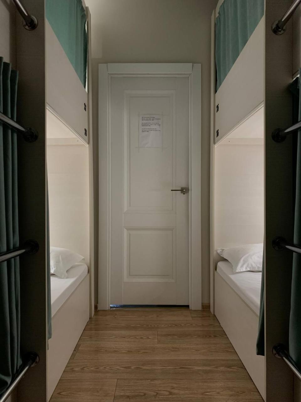 Hostel Nomad Almaty Ngoại thất bức ảnh