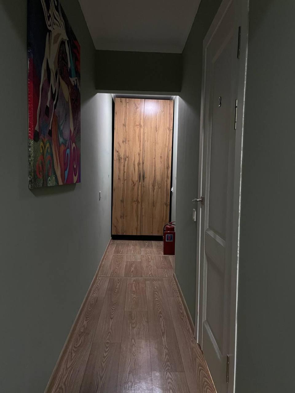 Hostel Nomad Almaty Ngoại thất bức ảnh