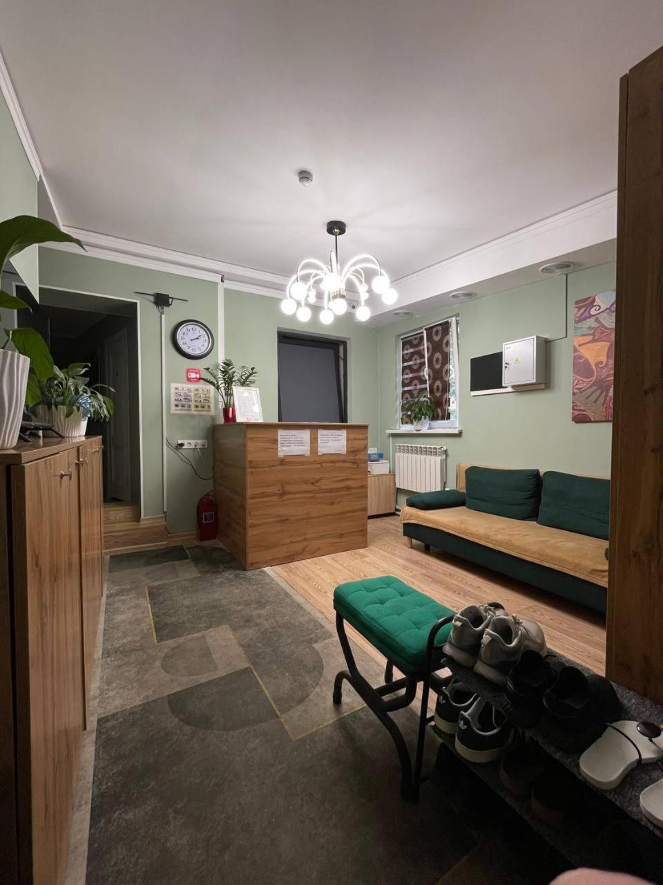 Hostel Nomad Almaty Ngoại thất bức ảnh